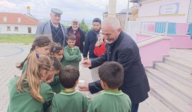 Dodurga'da Dünya Süt Günü'nde öğrencilere süt dağıtıldı