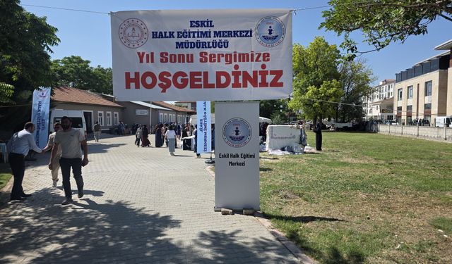Eskil ilçesinde kursiyerler yıl sonu sergisi açtı