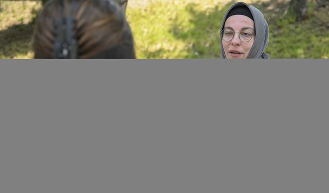 İşaret dili tercümanı adliyede "sessizlerin" sesi oluyor
