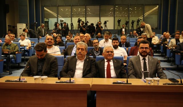 Kayseri Büyükşehir Belediye Başkanı Büyükkılıç, ulaşım yatırımlarını anlattı