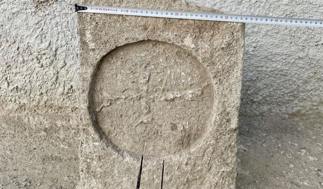 Kırşehir'de Bizans dönemine ait olduğu değerlendirilen mezar steli ele geçirildi