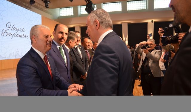 Konya'da protokol üyeleri bayramlaşma programında buluştu