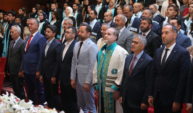 Niğde Ömer Halisdemir Üniversitesi'nde mezuniyet töreni düzenlendi