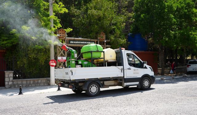 Niğde'de haşerelerle mücadelede ilaçlama çalışmaları sürüyor