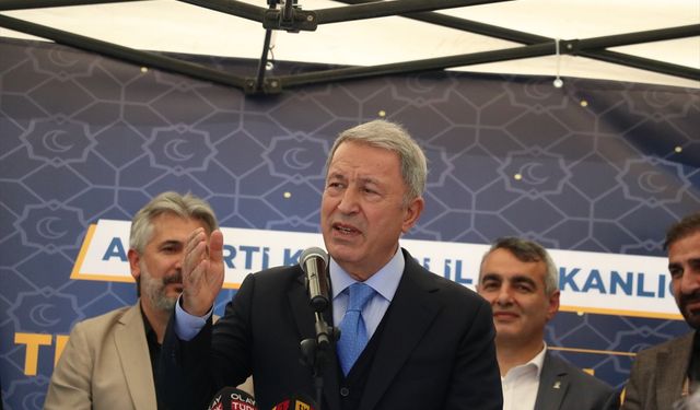 TBMM Milli Savunma Komisyonu Başkanı Akar, Kayseri'de bayramlaşma programına katıldı: