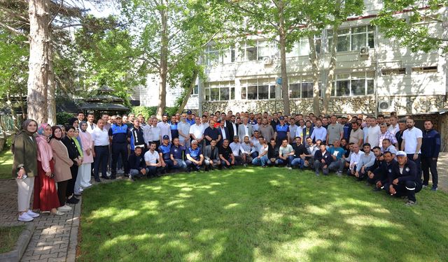 Yahyalı Belediye Başkan Öztürk, belediye personeli ile bayramlaştı
