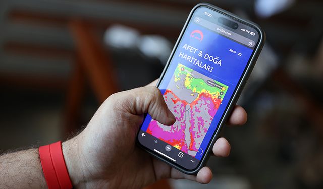 Afet öncesi bilinçlendirmeyi hedefleyen "e-afet" uygulaması, sonrasında da yol gösterecek