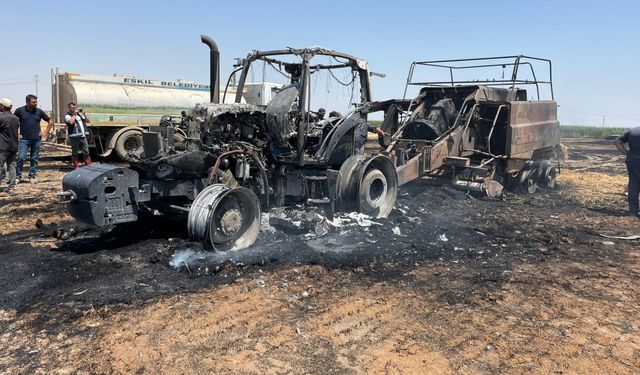 Aksaray'da balya makinesi ve traktör yanarak kullanılamaz hale geldi