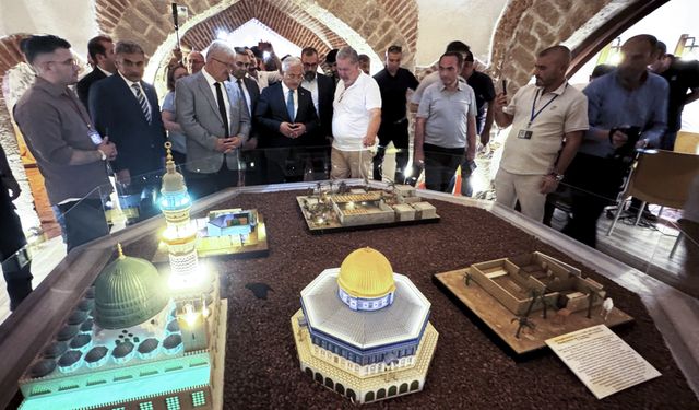 Aksaray'da 'Kutsal Emanetler' sergisi ziyarete açıldı