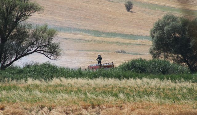 Beyşehir'de biçerdöverde çıkan yangın söndürüldü