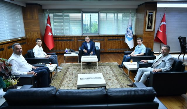Büyükkılıç, YKS'de derece yapan öğrencileri misafir etti