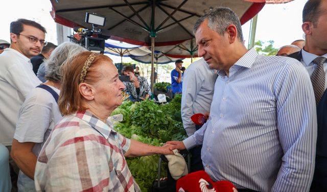 CHP Genel Başkanı Özel, semt pazarını ziyaret etti