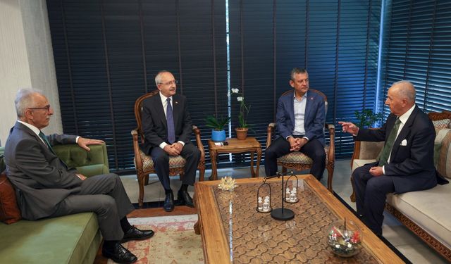 CHP Genel Başkanı Özel'den kardeşi vefat eden Kemal Kılıçdaroğlu'na taziye ziyareti