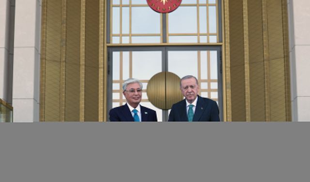 Cumhurbaşkanı Erdoğan, Kazakistan Cumhurbaşkanı Tokayev'i resmi törenle karşıladı