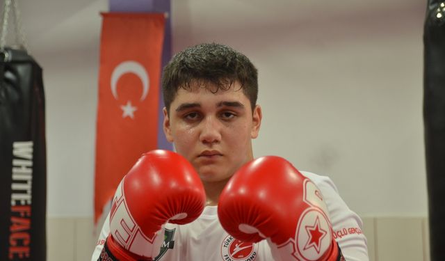 Kilo vermek için başladığı kick boksta Türkiye şampiyonu oldu