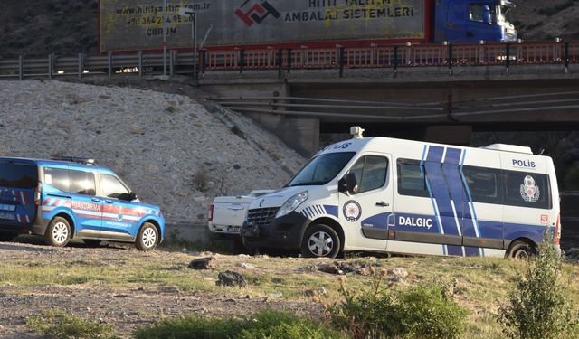 Kırıkkale'de iddialaşma sonucu köprüden ırmağa atlayan genç kayboldu