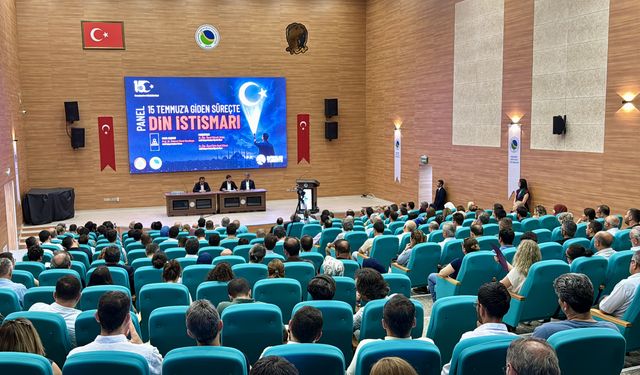 Kırşehir'de '15 Temmuz'a Giden Süreçte Din İstismarı' paneli düzenlendi