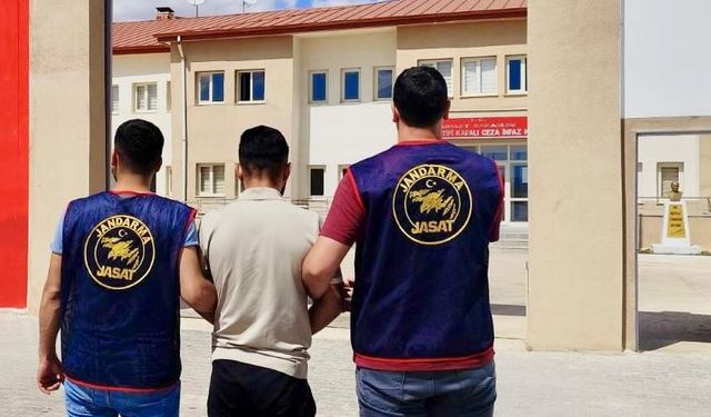 Kırşehir'de 8 yıl 9 ay kesinleşmiş hapis cezası bulunan hükümlü apartmanın bodrumunda yakalandı