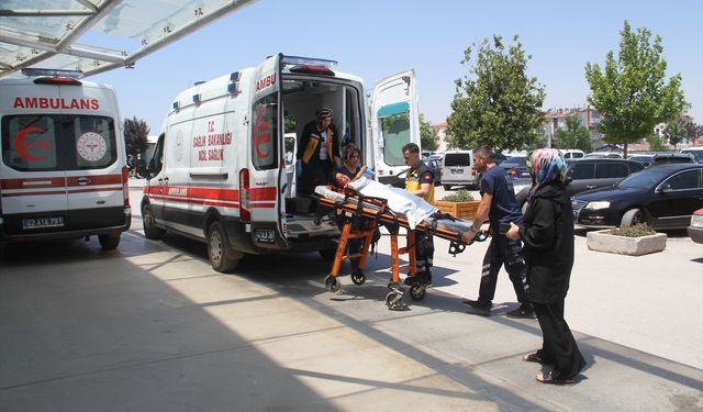 Konya'da zemin katın balkonundan düşen çocuk yaralandı