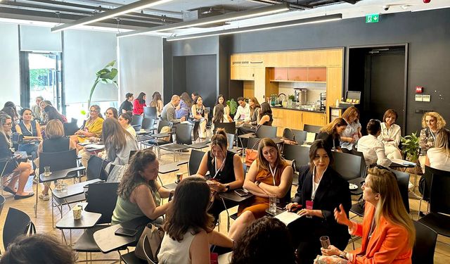 LEAD Network Türkiye ve YenidenBiz'den kadınlara yönelik kariyer dönüş programı