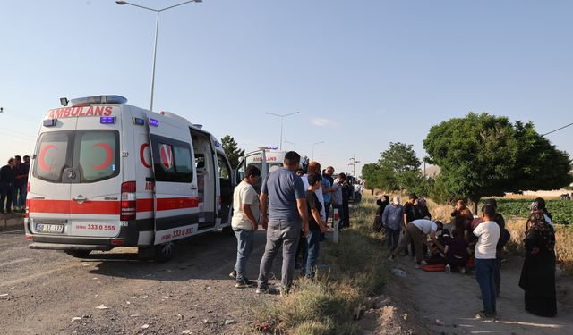 Nevşehir'de işçi minibüsü ile hafif ticari aracın çarpıştığı kazada 9 kişi yaralandı