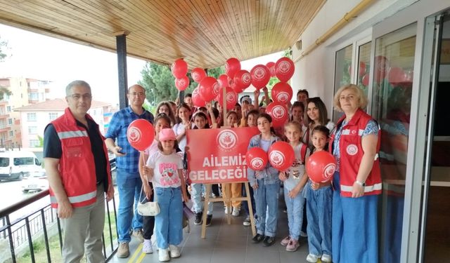 Öğrencilerden Sosyal Hizmet Merkezlerine ziyaret
