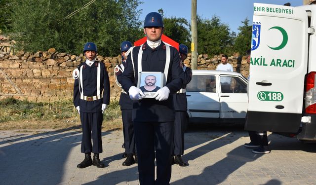 Orman yangını şehitlerinden Kocaman'ın cenazesi Eskişehir'de defnedildi