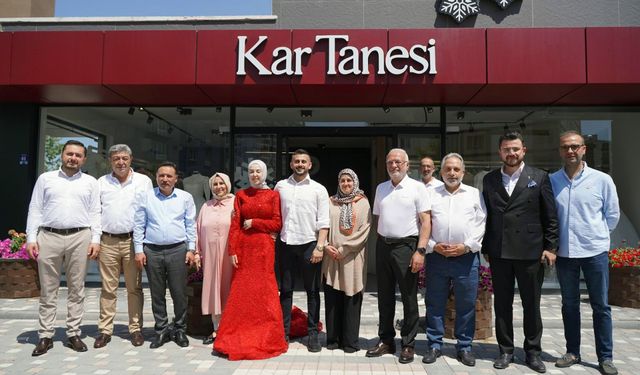 Protokol üyeleri, Talas Belediyesinin Kartanesi Gelinlik Evi'ni gezdi