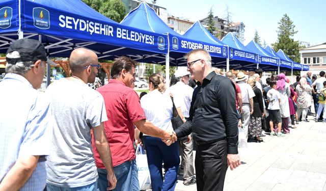 Seydişehir'de vatandaşlara aşure ikram edildi