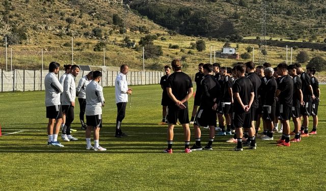 Süper Lig'in gol krallarından Gökhan Ünal, Erciyes 38 FK için kolları sıvadı