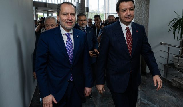 Yeniden Refah Partisi Genel Başkanı Erbakan, Saadet Partisi Genel Başkanı Arıkan'ı ziyaret etti