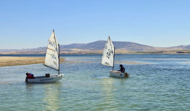 Anadolu Yelken Ligi Optimist Yarışları, Hirfanlı'da devam ediyor
