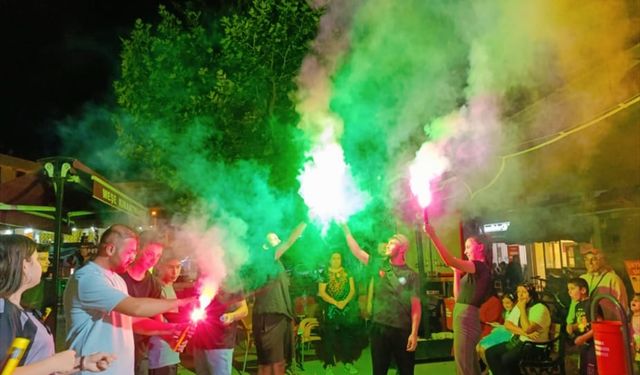 Ankara'da 2023 Nallıhan Spor Kulübü oyuncuları ile taraftar buluştu