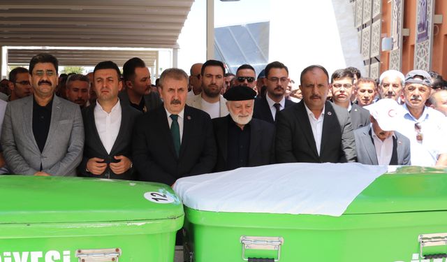 BBP Genel Başkanı Destici, Sivas'ta cenaze törenine katıldı