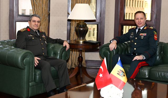 Genelkurmay Başkanı Orgeneral Bayraktaroğlu, Moldovalı mevkidaşı Tuğgeneral Micov'u ağırladı