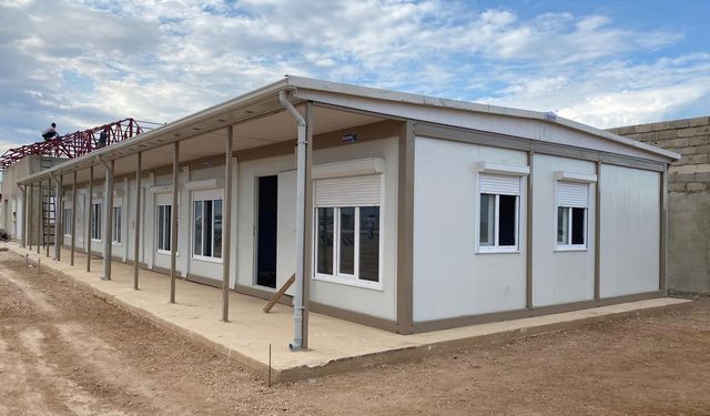 Karmod Zanzibar Adası'ndaki otel projesi için işçi kampı yapıları kurdu