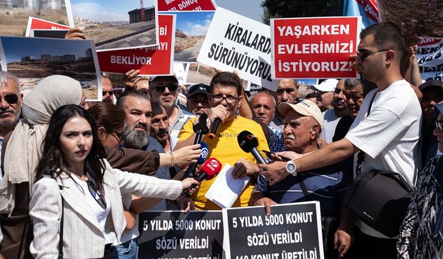 Mamak'ta bir grup vatandaş, 'kentsel dönüşüm mağduru oldukları' iddiasıyla açıklama yaptı
