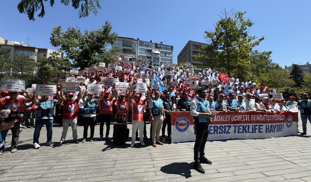 Memur-Sen üyeleri, Eskişehir'de eylem yaptı