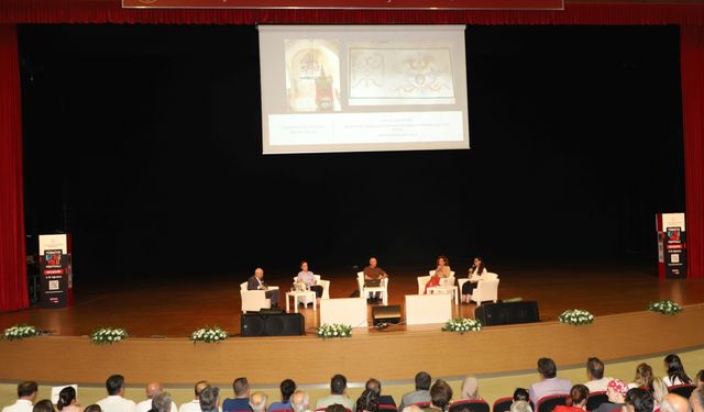 Nevşehir'de "Tarih ve Hafıza" söyleşisi düzenlendi