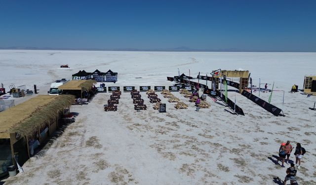Runfire Salt Lake Ultra Trail Maratonu, Tuz Gölü'nde başladı