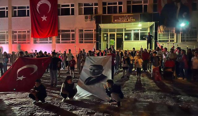Sarıoğlan'da 'Fener Alayı Yürüyüşü' düzenlendi