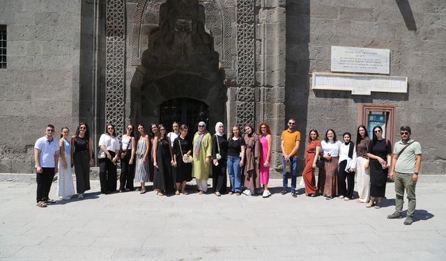 Sırbistan'dan gelen öğrenciler Kayseri'yi gezdi