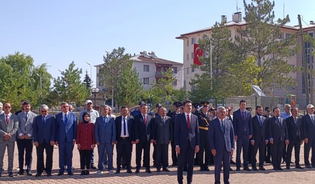 Sivas'ın ilçelerinde Büyük Zafer'in 103. yılı törenlerle kutlandı