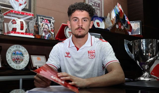 Sivasspor'da Emirhan Başyiğit'in sözleşmesi 2028 yılına kadar uzatıldı