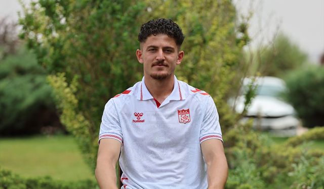 Sivasspor'un genç futbolcusu Emirhan Başyiğit'ten taraftara çağrı:
