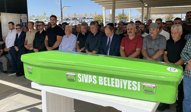 Türkiye Güreş Federasyonu Başkanı Akgül'ün dedesinin cenazesi Sivas'ta toprağa verildi