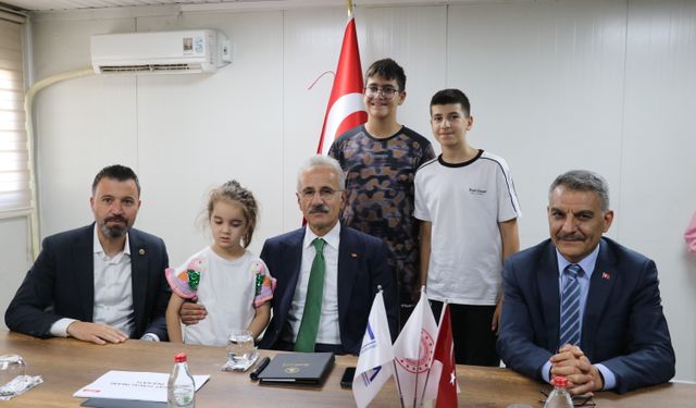 Ulaştırma ve Altyapı Bakanı Uraloğlu, Yozgat Havalimanı inşaatını inceledi: