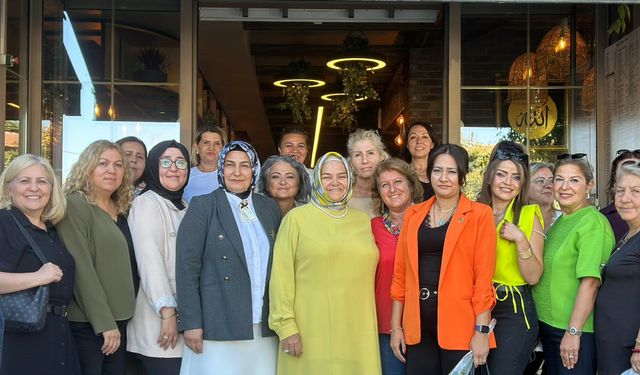 AK Parti Eskişehir İl Kadın Kolları'ndan kadın muhtarlarla buluşma programı