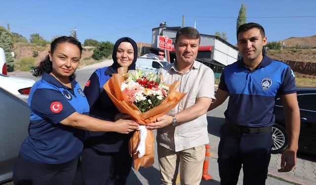 Aksaray Belediye Başkanı Dinçer, zabıtalarla bir araya geldi