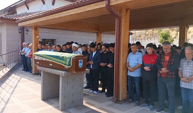 Ankara'da yaşıtı tarafından bıçaklanan çocuğun cenazesi toprağa verildi